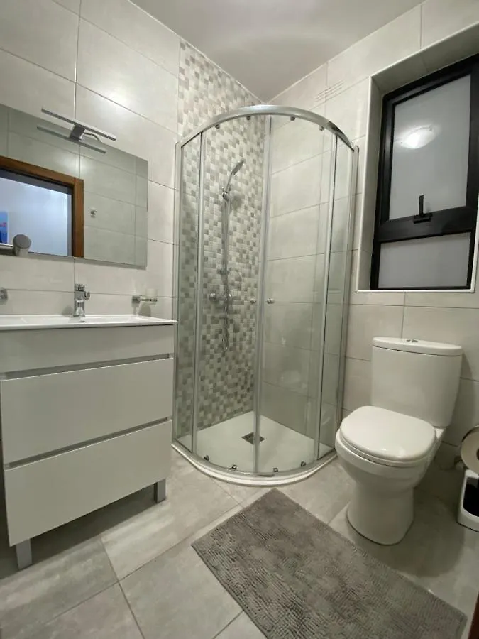Homestay szállás F1 2 St Julians, Private Room, Bathroom & Living Shared San Ġiljan